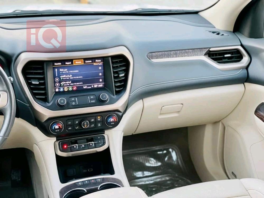 GMC Acadia